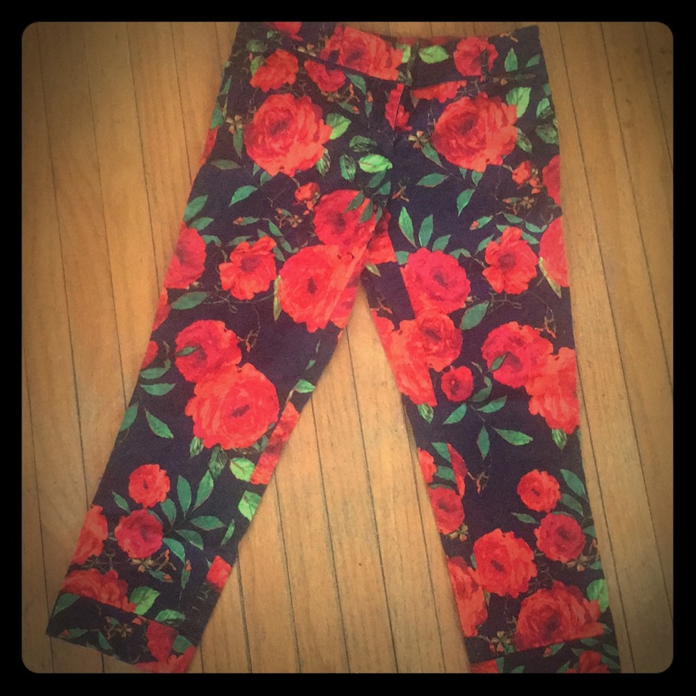 New York & Co 7th Avenue cropped floral print
